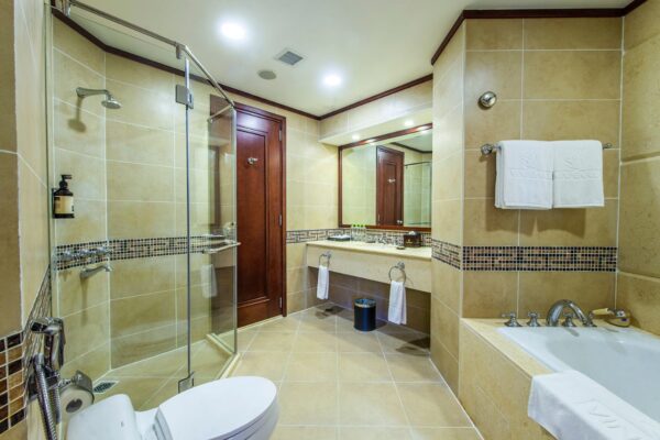 Junior Suite King Hill View Vinpearl Resort Nha Trang (03)