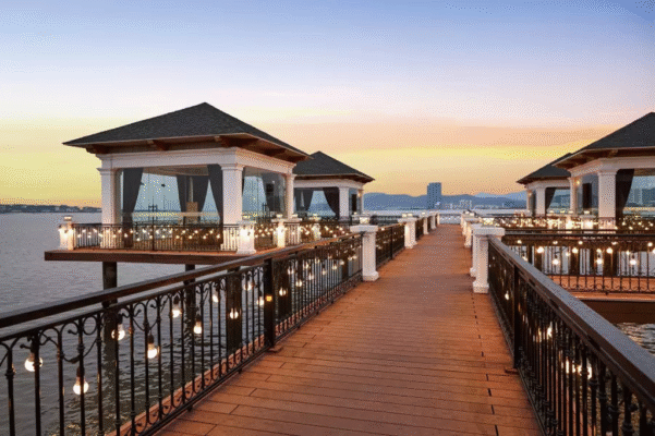 Nhà hàng Pavilion - Vinpearl Resort & Spa Hạ Long