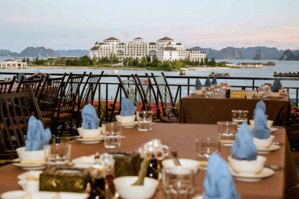 View từ nhà hàng Ngọc Phương Nam