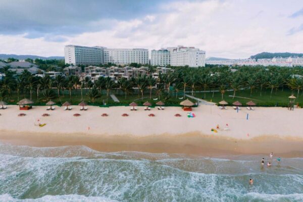 bãi biển vinoasis phú quốc