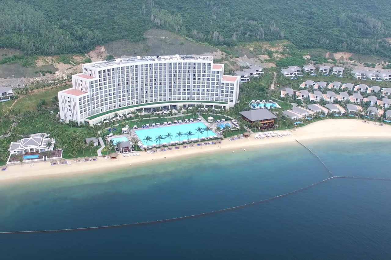 bãi tắm ở Vinpearl Resort & Spa Nha Trang Bay