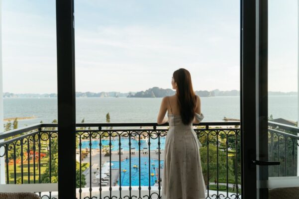 check-in tại phòng nghỉ vinpearl hạ long