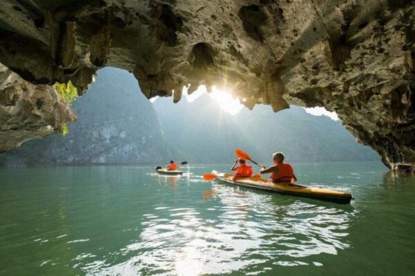 chèo thuyền kayak tại Na Hang