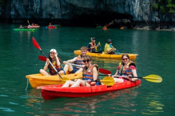 chèo thuyền kayak tại Na Hang