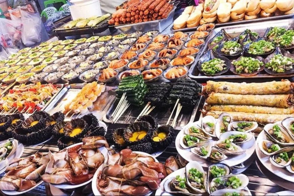 ẩm thực tại chợ đêm Hạ Long