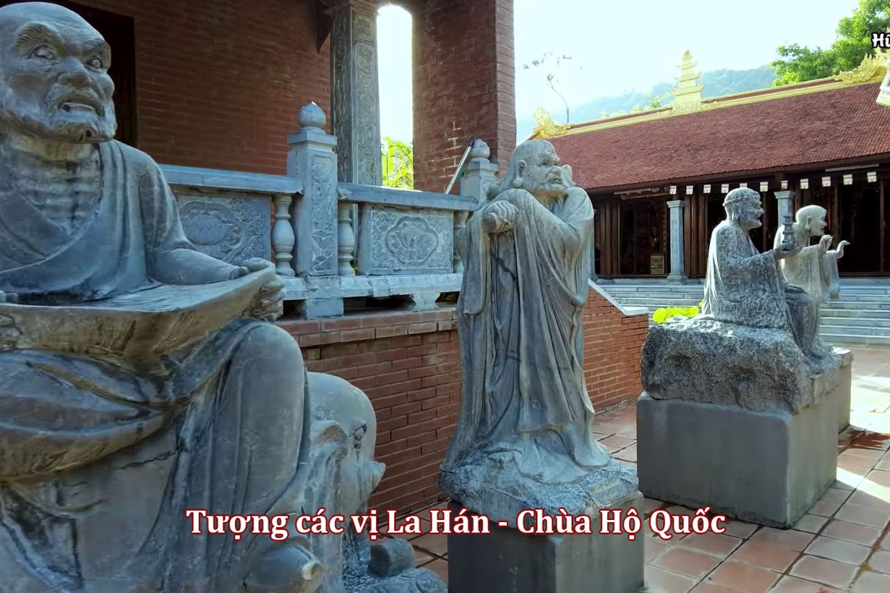Tượng các vị La Hán trong chùa Hộ Quốc Phú Quốc