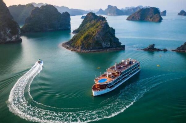 du thuyền hạ long
