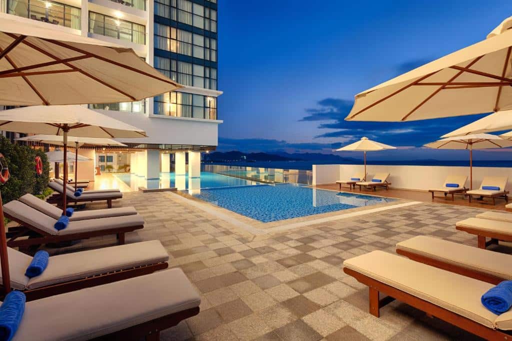 Vinpearl Beach Front Nha Trang (Khách Sạn Vinpearl Nha Trang)