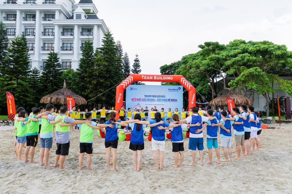Team building rộn ràng tại Vinpearl Hạ Long – nơi năng lượng và tinh thần đồng đội cùng thăng hoa.
