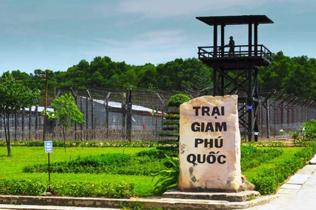 nhà tù phú quốc